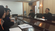 扬中市教育局领导来谈球吧商谈合作办学事宜